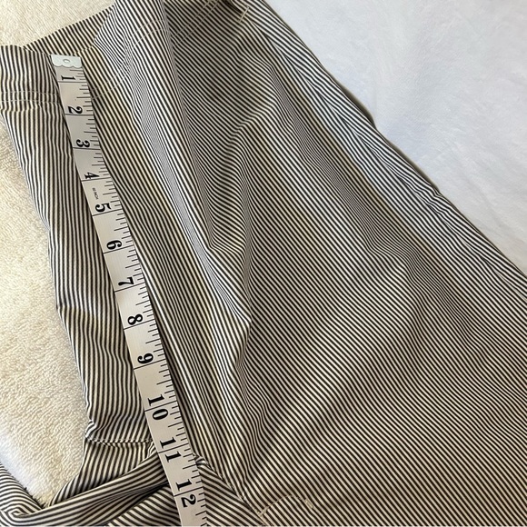 Callaway Women's Gray Stripe Bermuda Golf Shorts w/ Stretch Performance - Size 6 - Picture 9 of 9